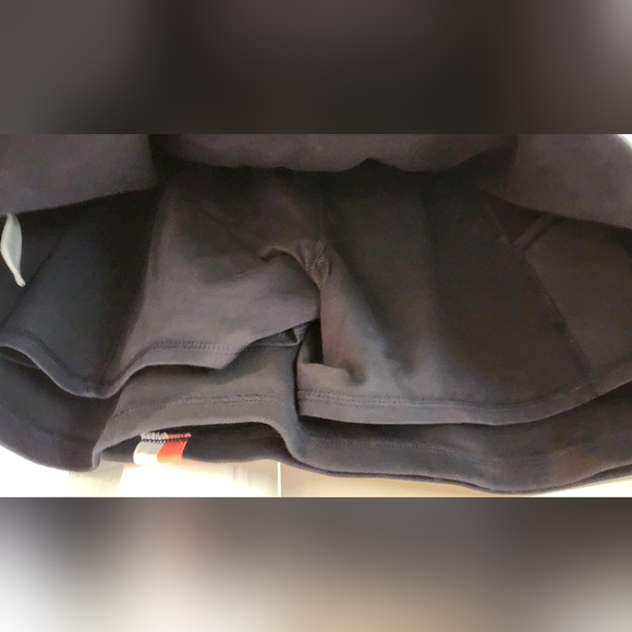 Women's Talbots Navy Skort, Size L - Picture 9 of 9